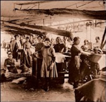 Workers in a Dundee mill