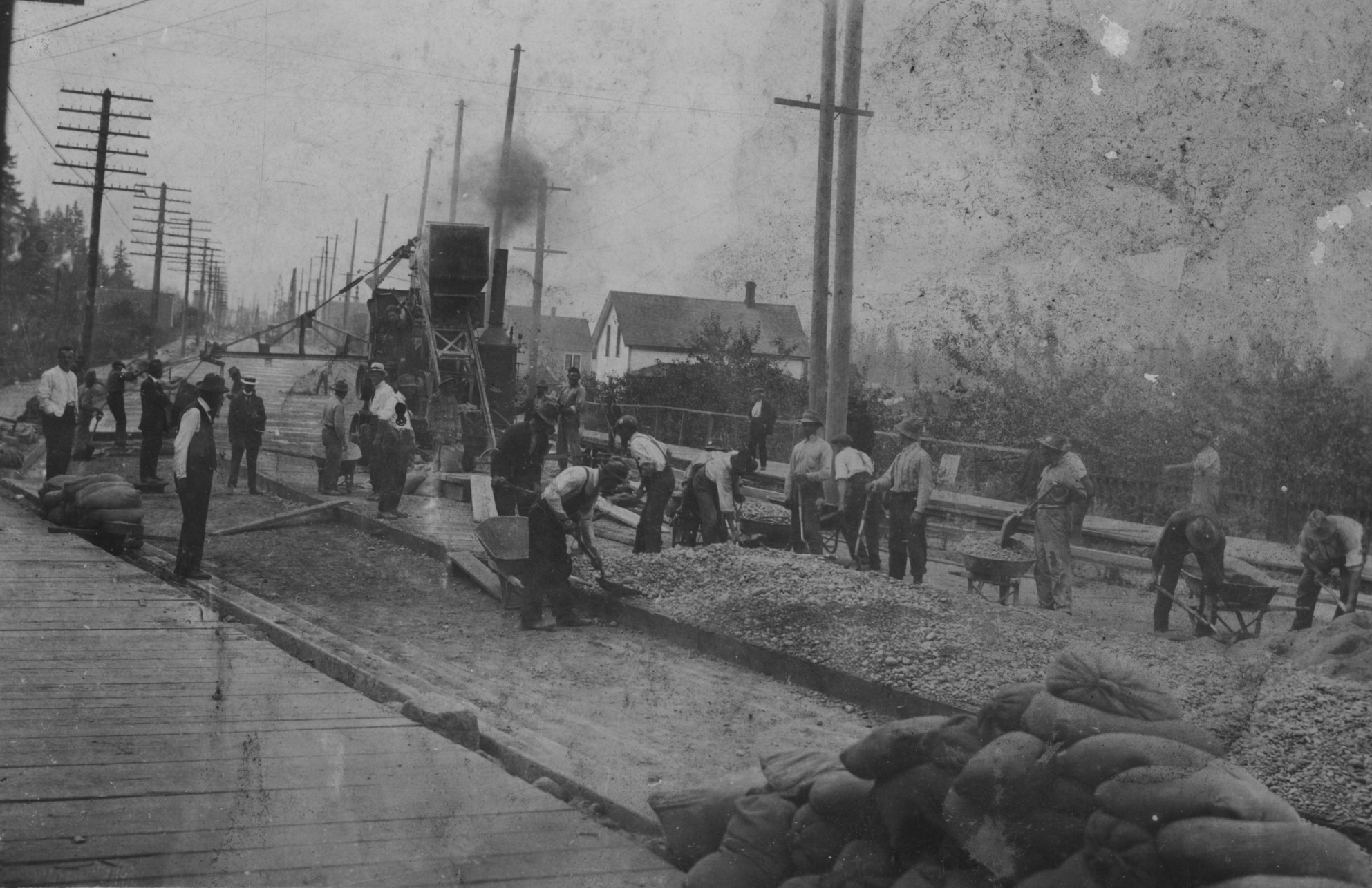 Paving Kingsway in 1913